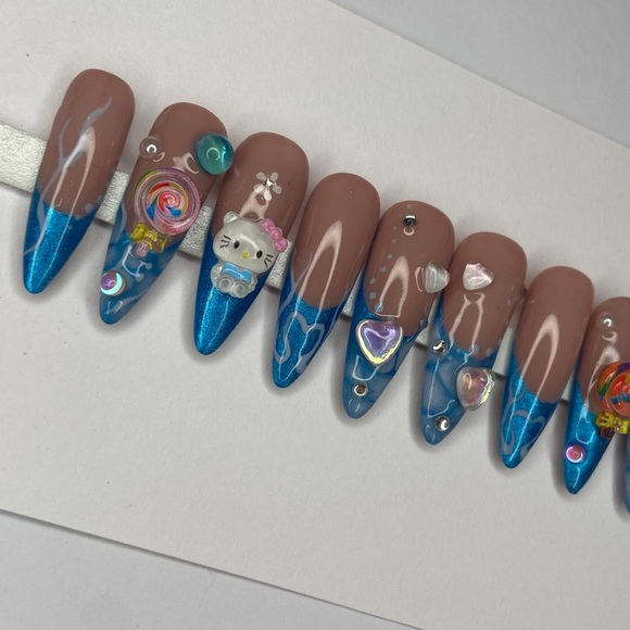 Hello kitty custom press on nails - Picture 3 of 4